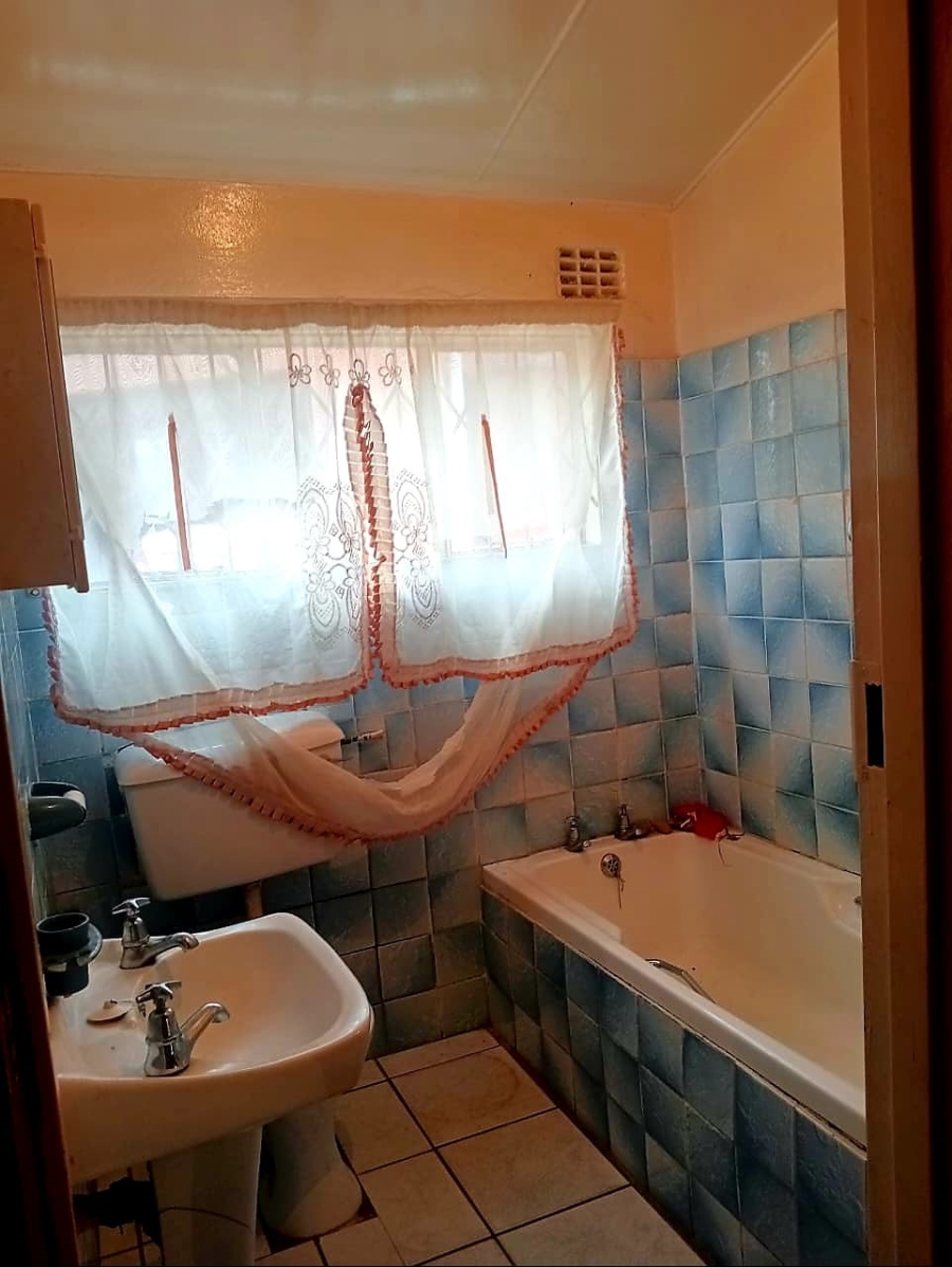 2 Bedroom Property for Sale in Mdantsane Nu 11 Eastern Cape